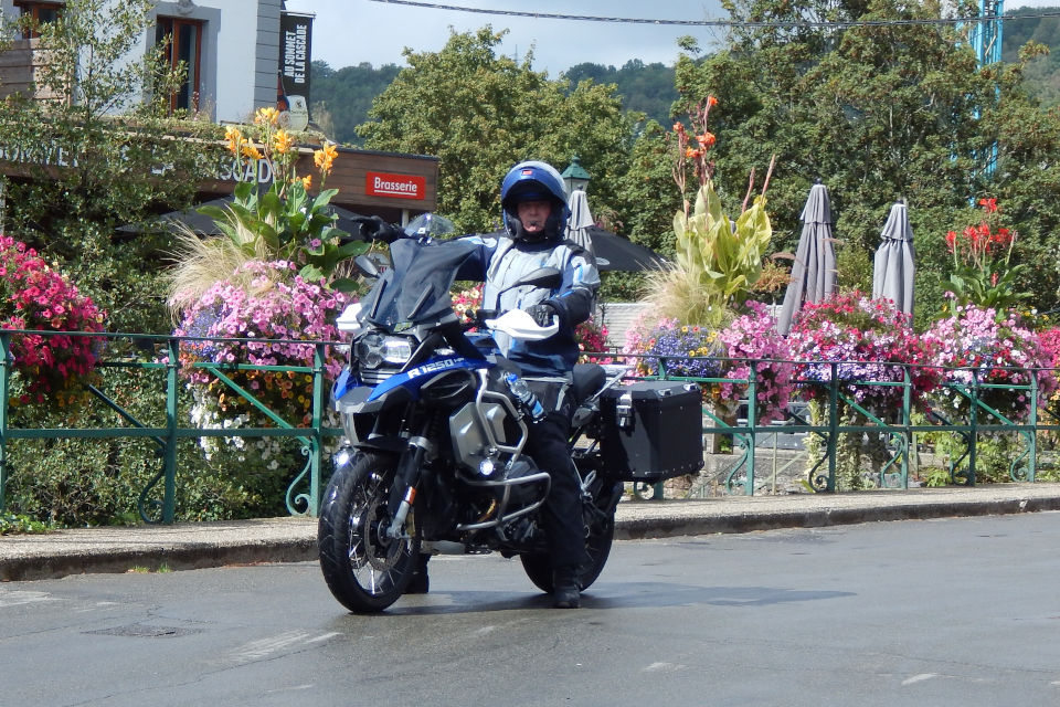 Motorrijbewijspoint Veldhoven examengarantie AVB en AVD